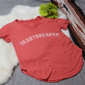 💜Well Worn💜 Heartbreaker V-neck Tee